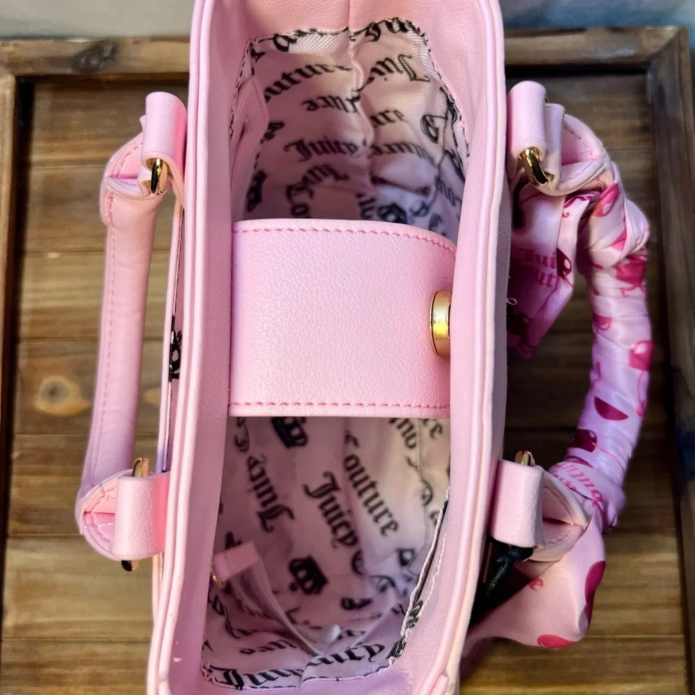 Juicy Couture Mini Tote. - Picture 7 of 9